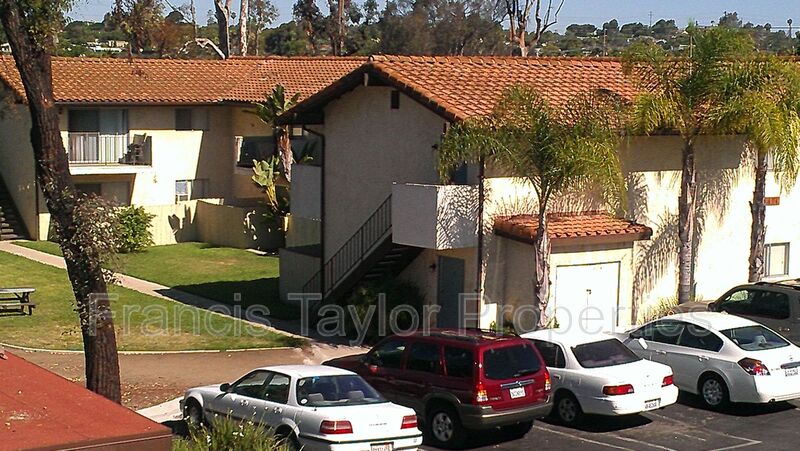 Vista Condo: 412 Plymouth Drive