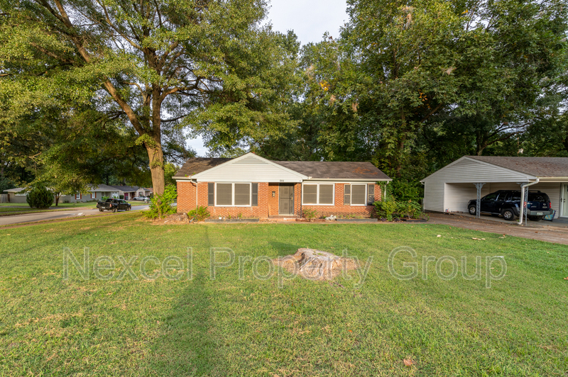 Memphis House: 430 North Graham Street