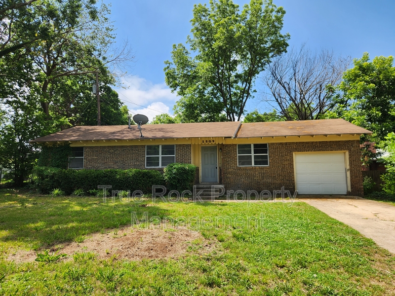 Ada House: 1509 Nancy