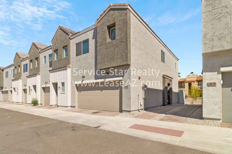 Phoenix House: 8283 N 22nd Dr