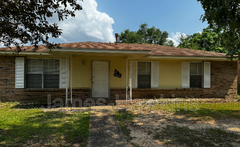 Montgomery House: 940 Pebblebrook Drive, Montgomery, AL 36110