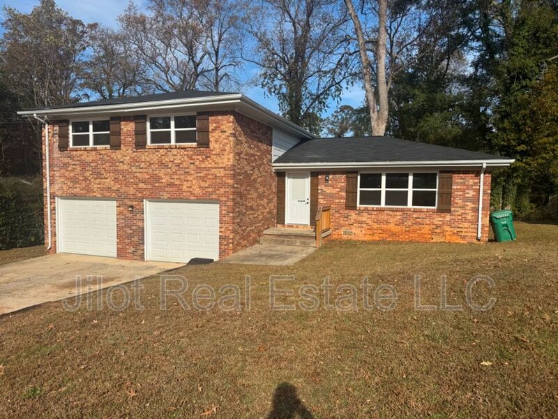 Decatur House: 2390 Tiffany Pl