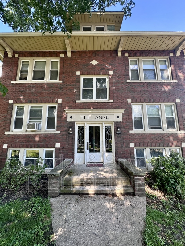 Akron House: 96 North Portage Path