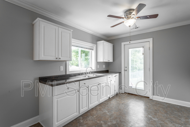 Chattanooga House: 416 Jadie Ln