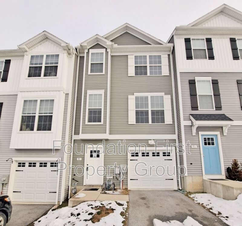 Hanover House: 95 Overlook Drive