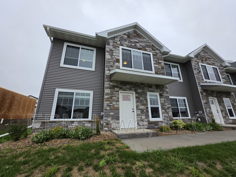 North Liberty House: 2311 Water Tower Place