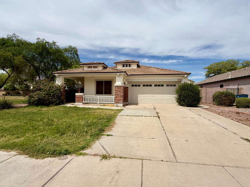 Apache Junction House: 2540 West Hawks Eye Avenue