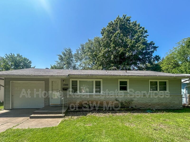 Springfield House: 1502 E Berkeley St