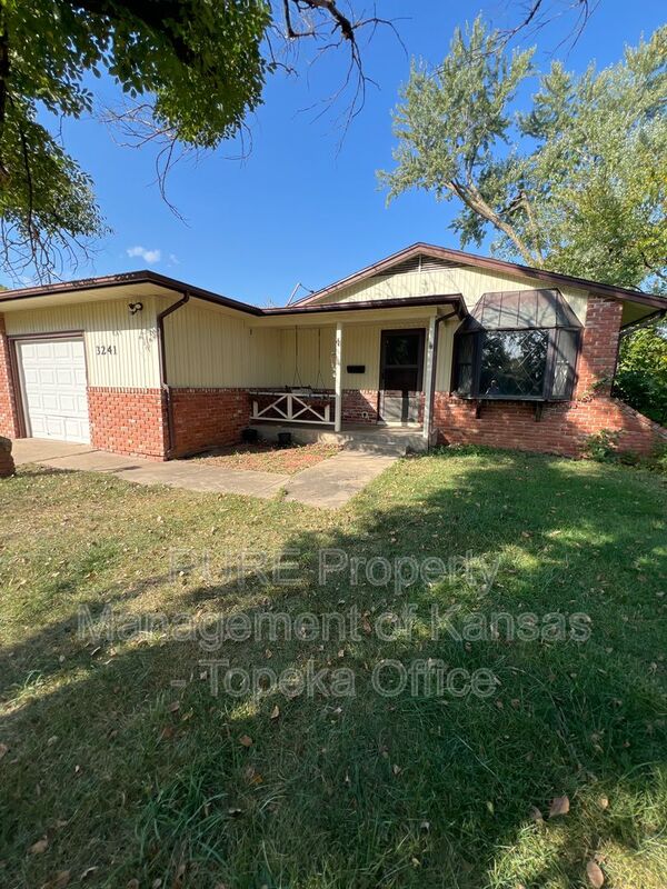 Topeka House: 3241 SW 31st Terr