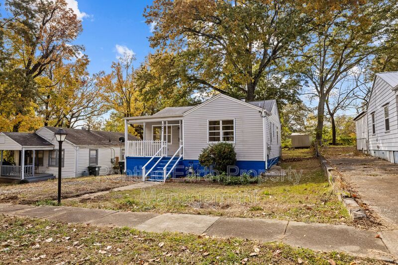 Birmingham House: 7404 Paris Ave