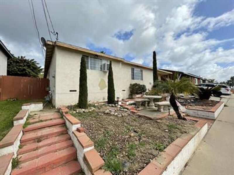 San Diego House: 2145 Calle Serena