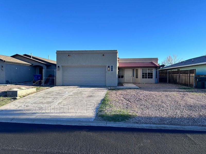 Bullhead City House: 538 Roadrunner Drive