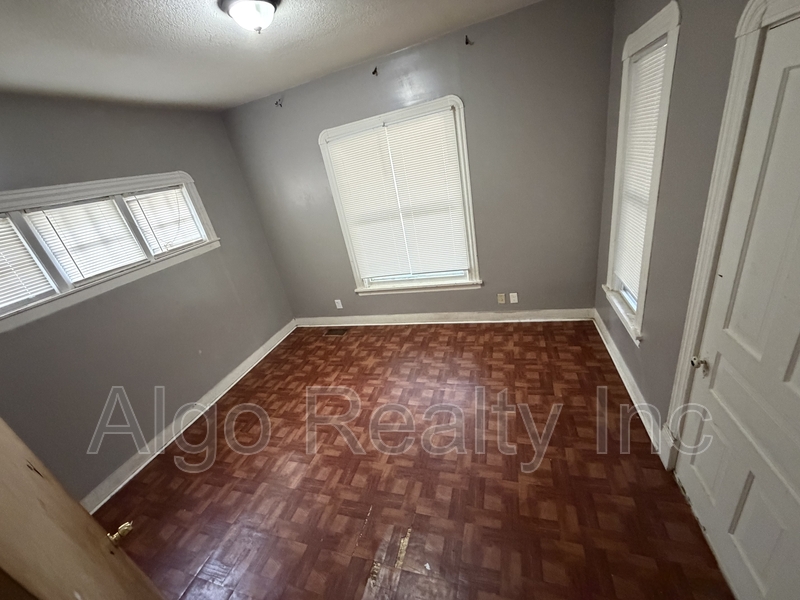 Minneapolis House: 2647 Fremont Ave N