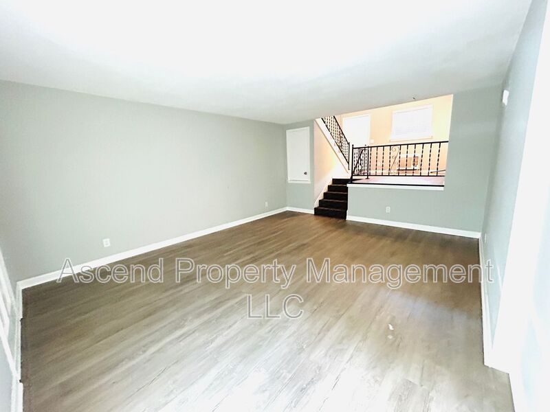 Hixson House: 557 Cranberry Way