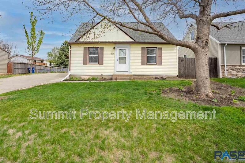 Sioux Falls House: 804 East Presentation Street