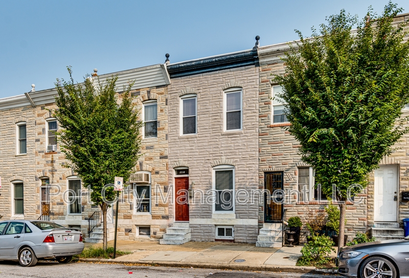 Baltimore Townhome: 3210 East Fairmount Avenue