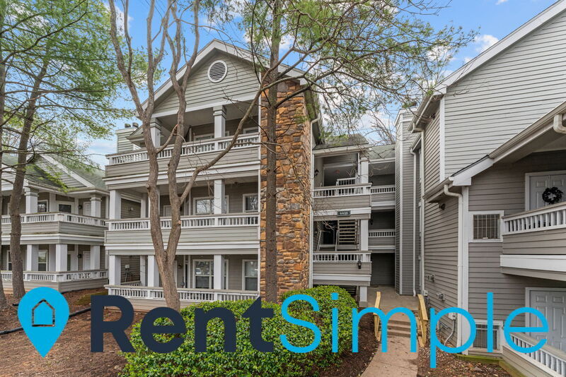 Fairfax Condo: 4408 Helmsford Lane, Unit 101