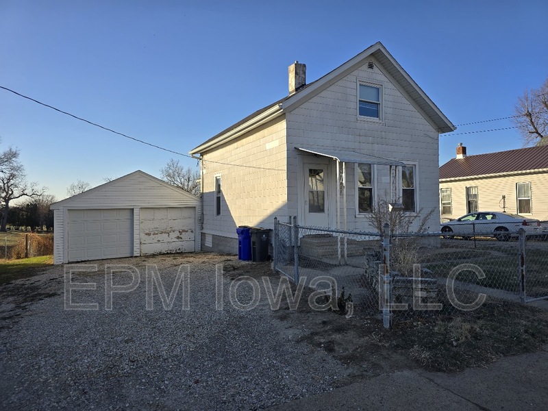 Cedar Rapids House: 1017 19th Street Southeast