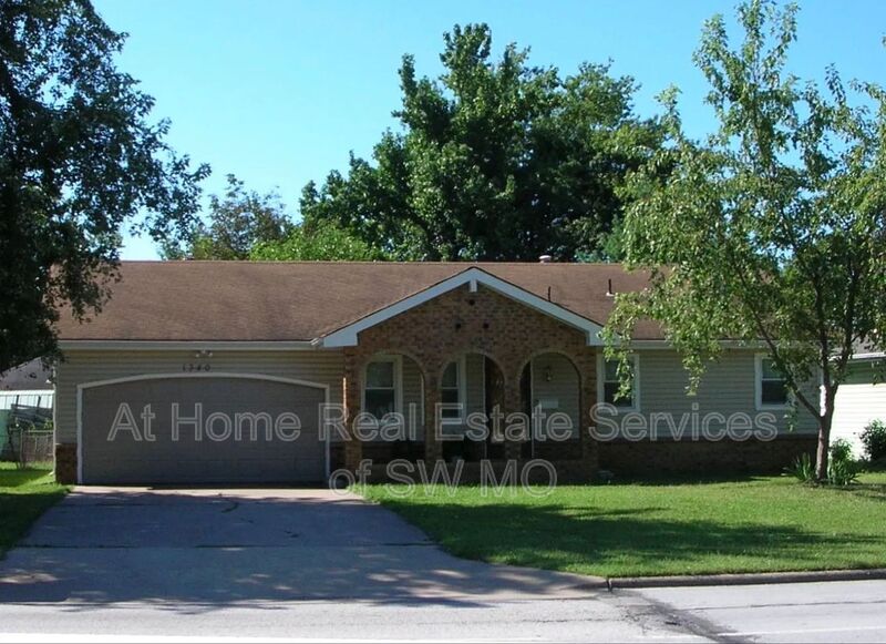 Springfield House: 1340 E Sunset St