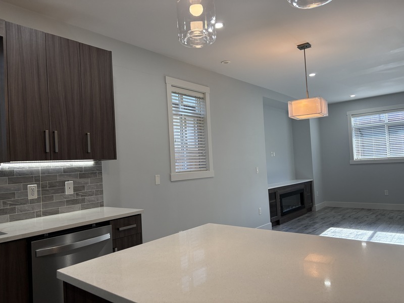 Kelowna Townhome: 1025 Stockwell Ave