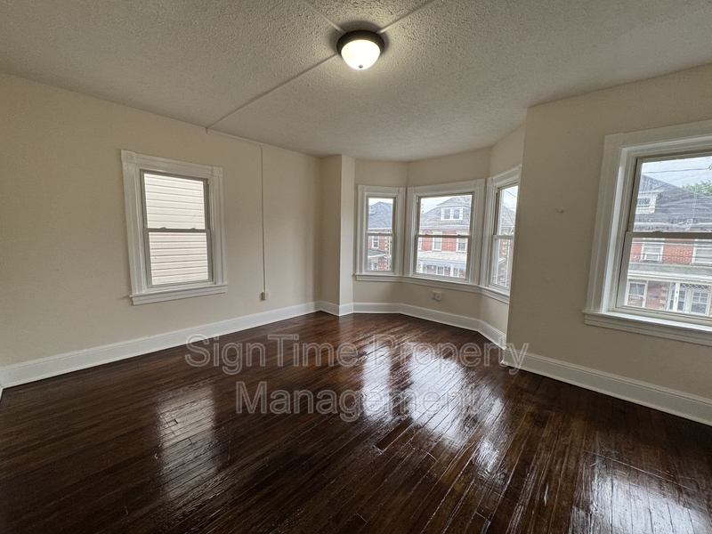 Hagerstown House: 836 West Washington Street