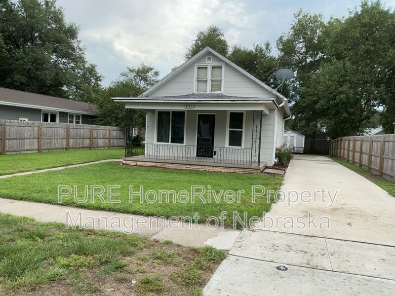 Fremont House: 921 W 8th St