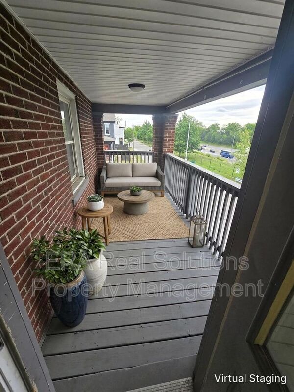 Columbus Condo: 1120 Cole St