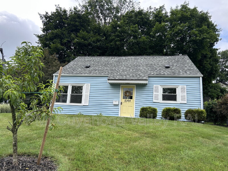Cuyahoga Falls House: 2364 Suncrest Dr