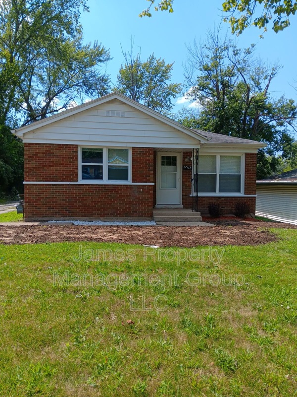 Request a Viewing for 17118 Highland Ave Tenant Turner