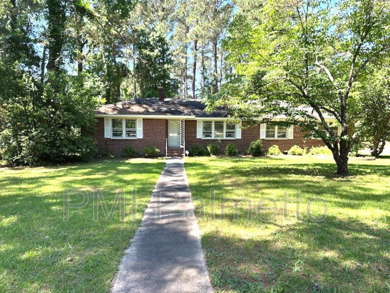 Columbia House: 529 Skyland Drive