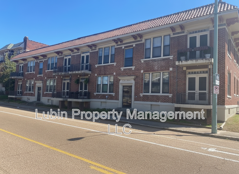 Memphis Condo: 1775 Madison Ave