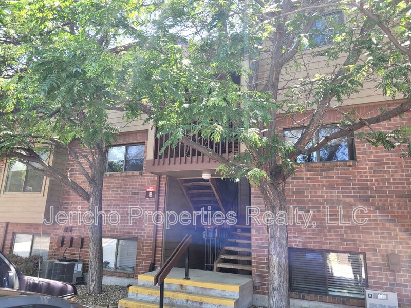 Lakewood Condo: 226 Wright Street