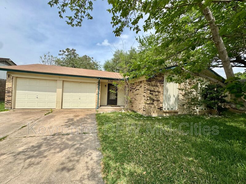 Grand Prairie House: 338 Beatty Drive