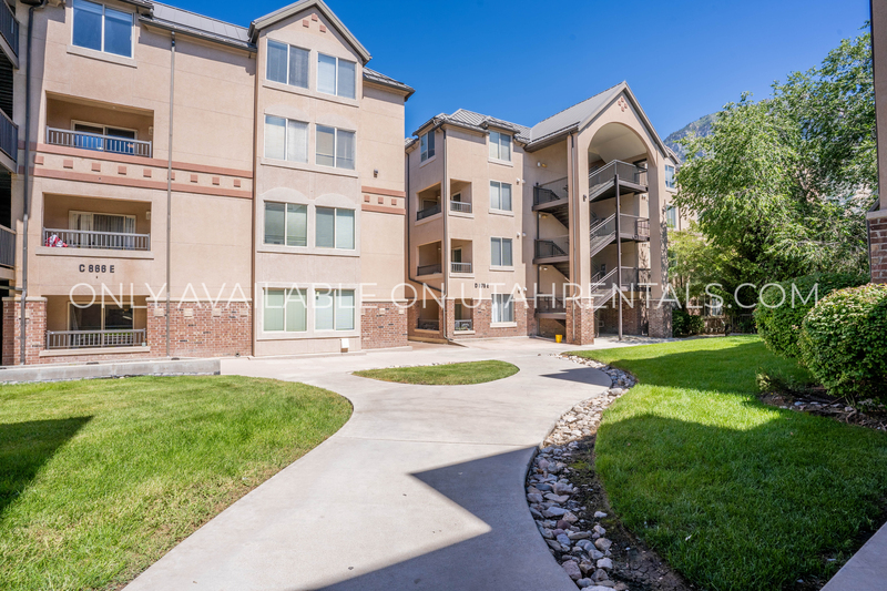 Provo House: 838 E 700 N