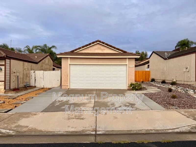 Menifee House: 27776 Spring Meadow Court