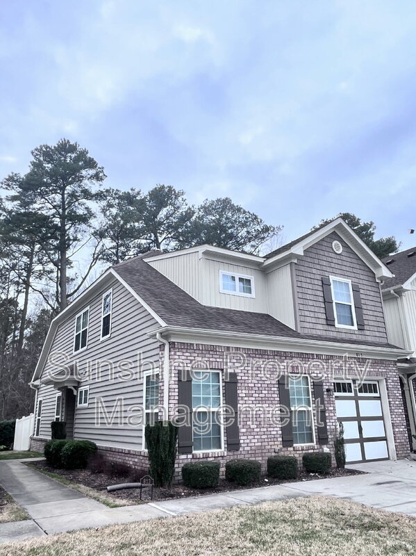 Chesapeake Condo: 813 Tiffany Green Court