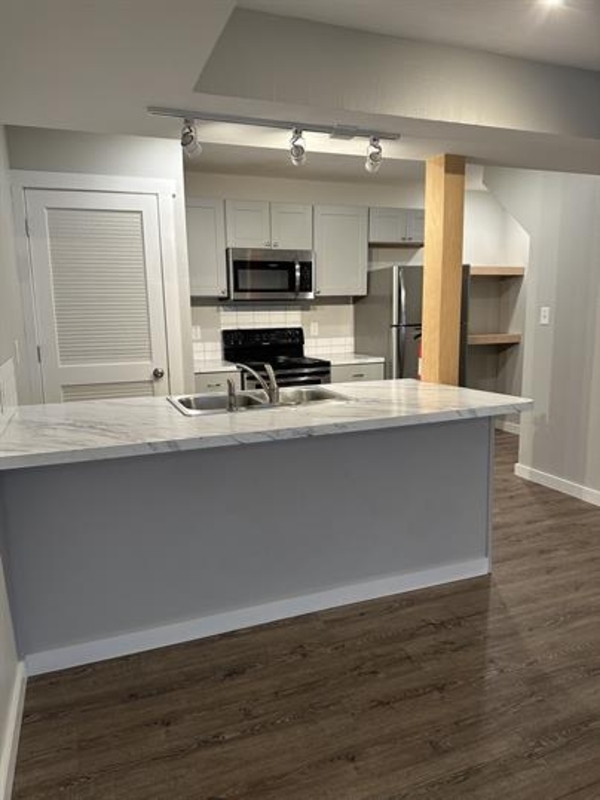 Lawrence Condo: 1311 Tennessee Street - 7