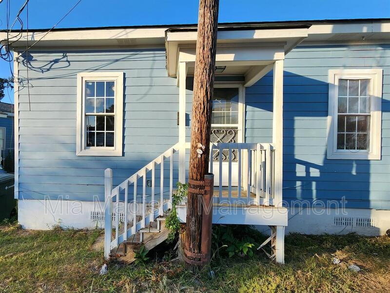 Savannah Condo: 620 W Anderson Ln