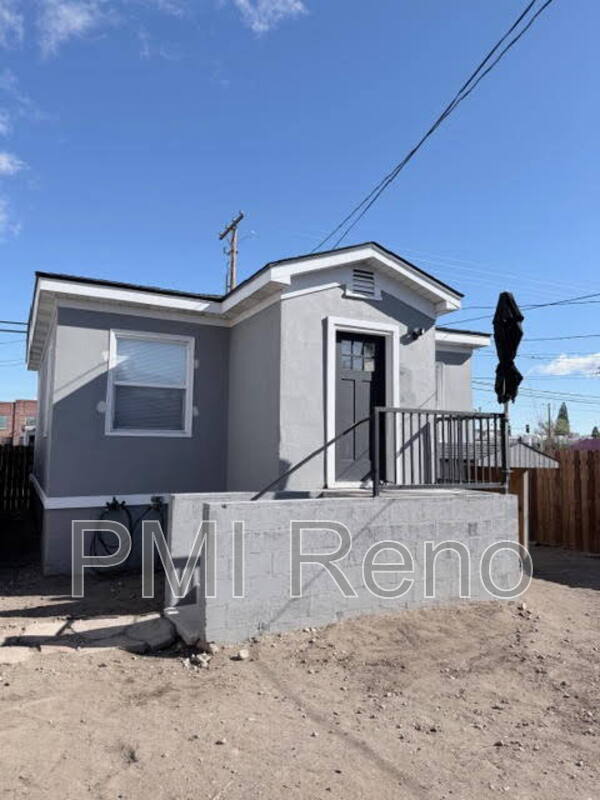 Reno House: 613 East 2nd Street