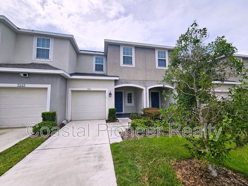 Riverview Townhome: 7115 Grand Elm Dr