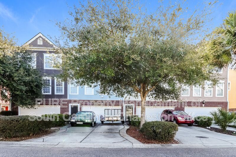 Ladson House: 9034 Parlor Drive