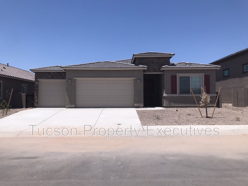 Marana House: 10918 West Yates Lane