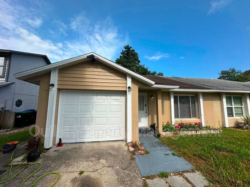 Orlando House: 2342 Pear Tree Court