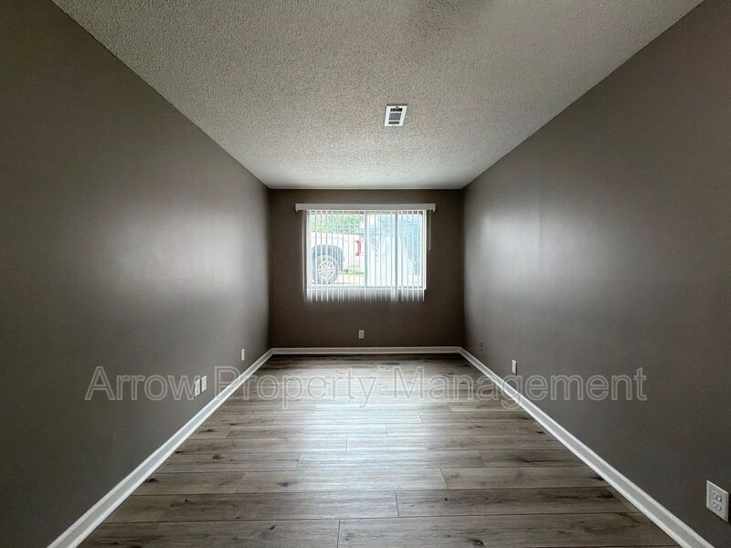 Lincoln Condo: 1119 E St
