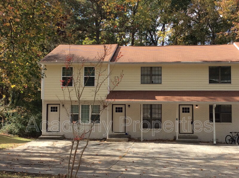 Fayetteville Condo: 130 Meadowbrook Court