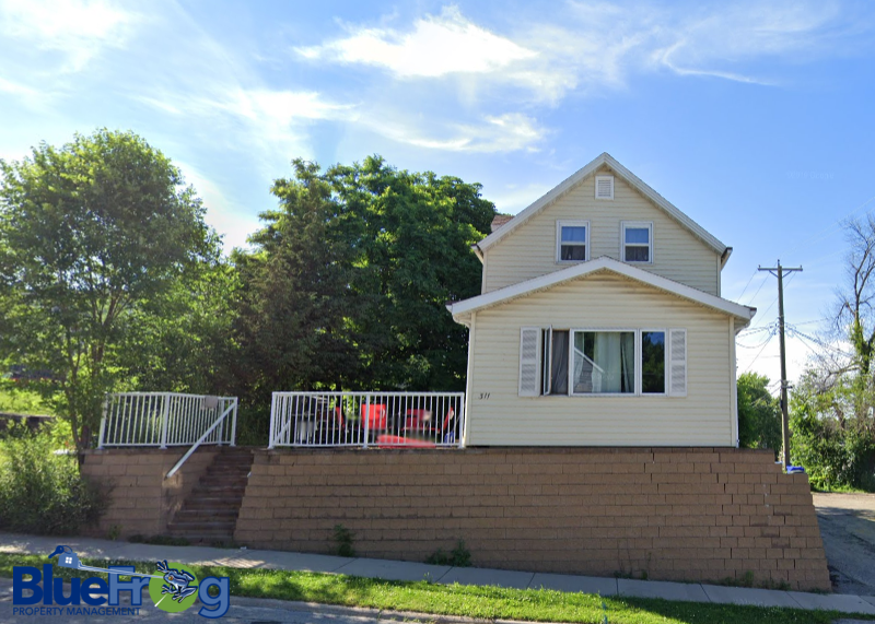 Kaukauna House: 311 Main Avenue