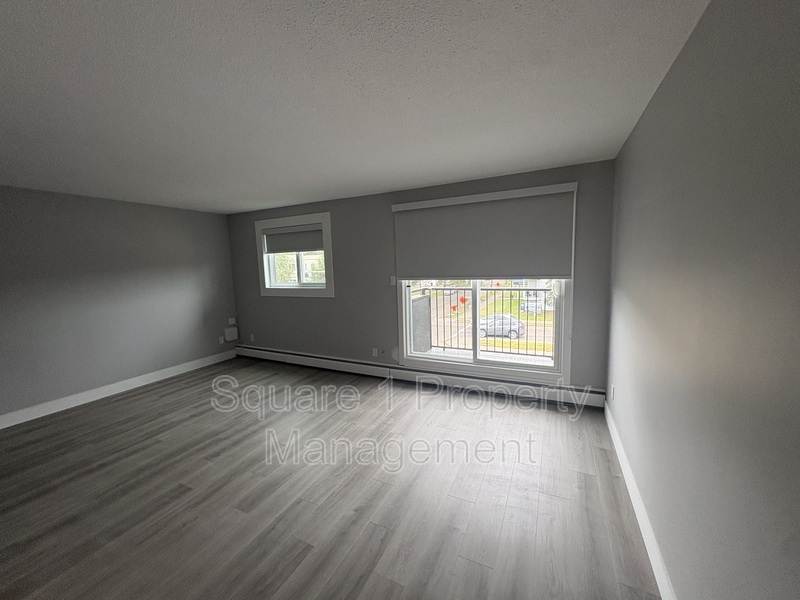 Edmonton Condo: 9818 82 Ave