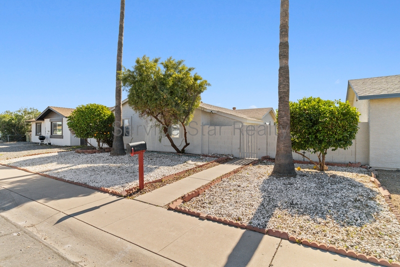 Glendale House: 5311 W Mauna Loa Ln