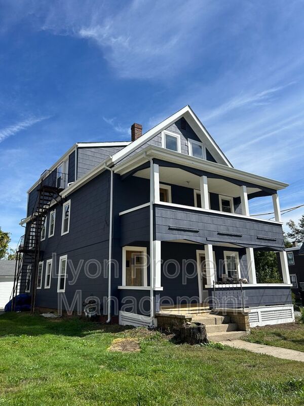 Killingly Condo: 70 Maple St