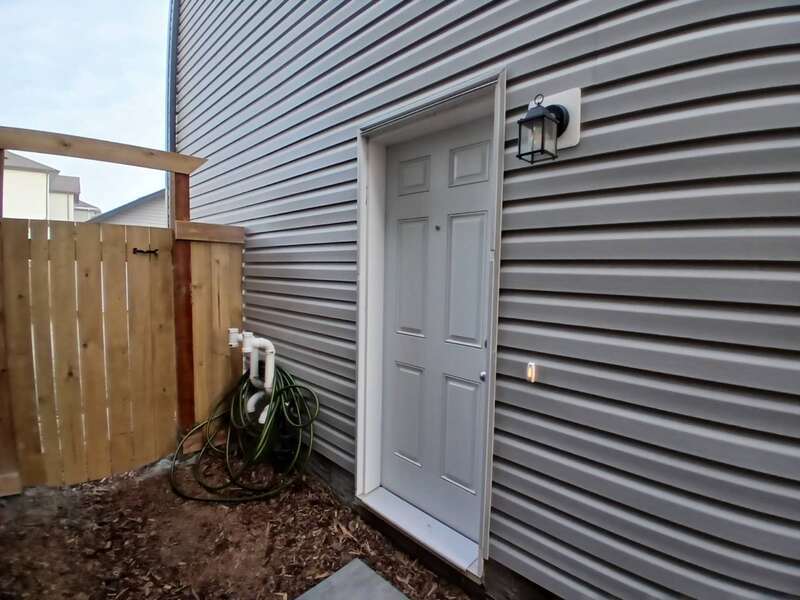 Edmonton Condo: 20940 19 ave NW